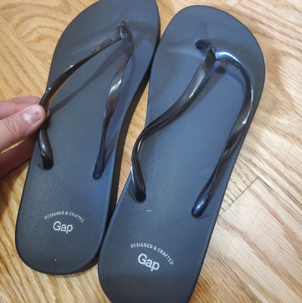 Gap Rubber Flip Flops